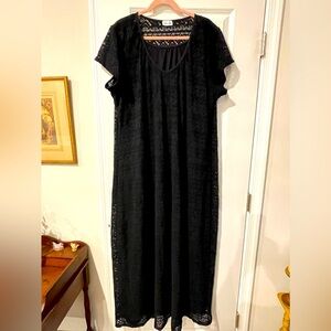 Black cover up has attach spandex liner that comes halfway up sz22 NWOT